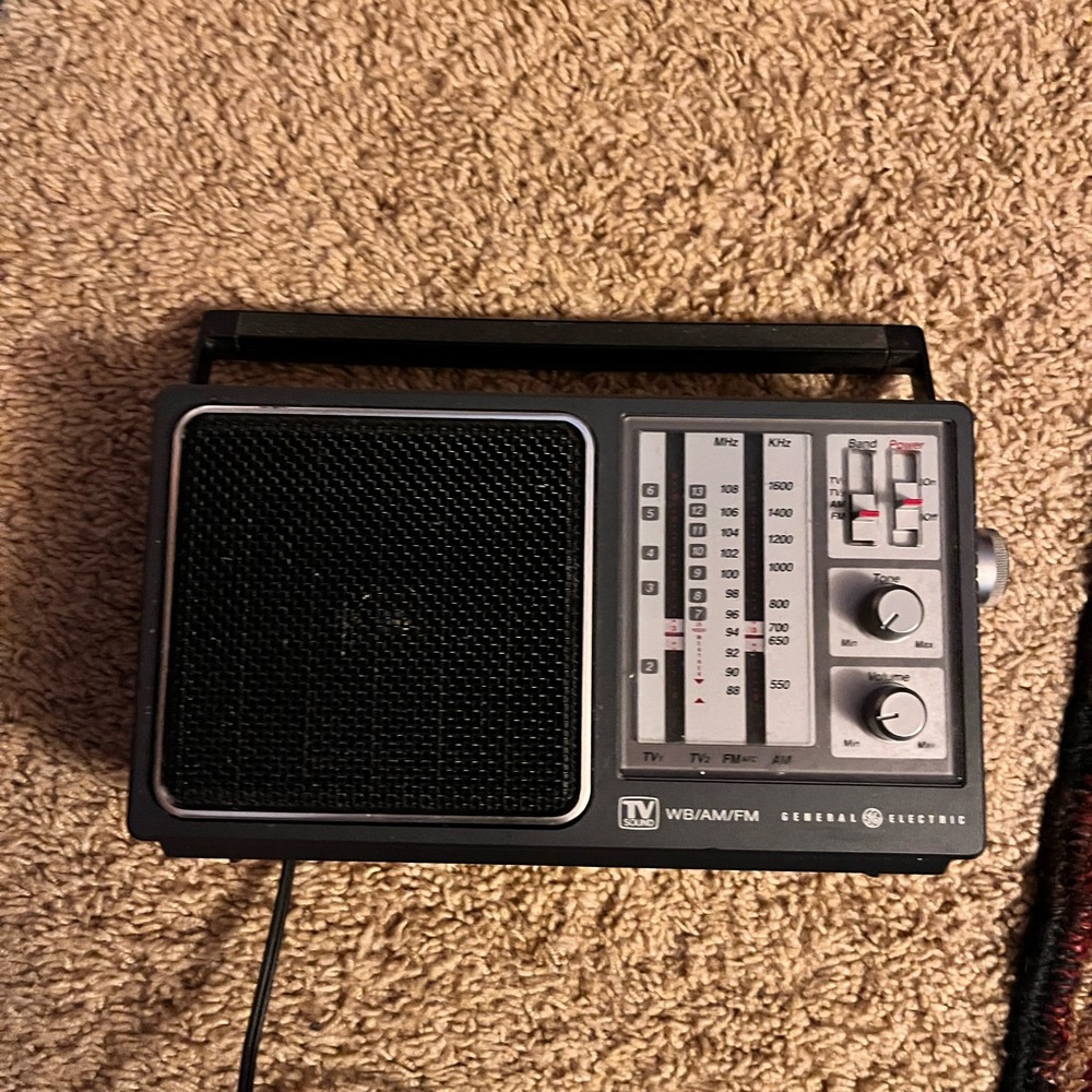 Vintage General Electric Gray AM/FM Portable Radio